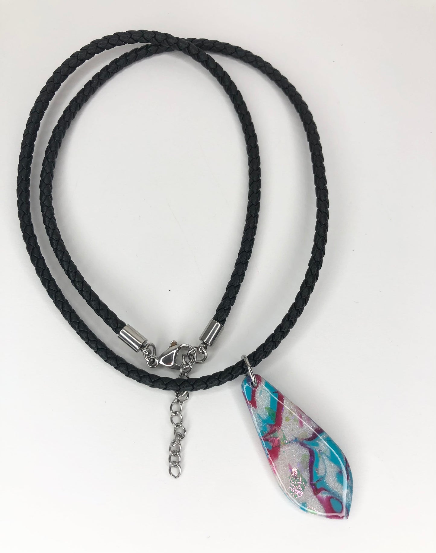 Taffy swirl necklace