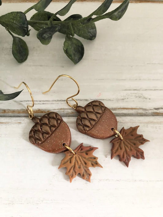 Acorn & leaves dangle